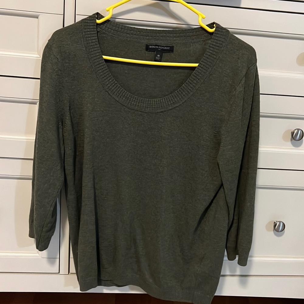 BANANA REPUBLIC SWEATER SIZE M